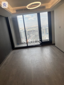 Elegant Studio Living in Skyscraper Apartment Resim 7