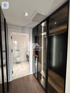 Elegant 2-BR Apartment with Terrace Image 11