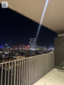 Luxurious Tower Apartment image 7
