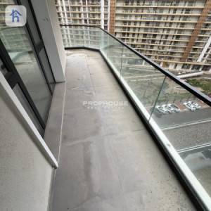 Modern Apartment Image 8