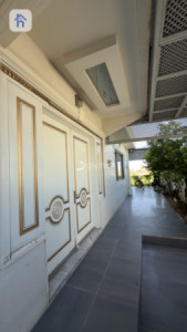 Luxurious House with Multiple Amenities image 13