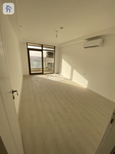 Modern 1 Bedroom Apartment With Stunning Views image 2