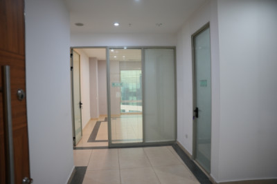 Modern office in prime location image 17