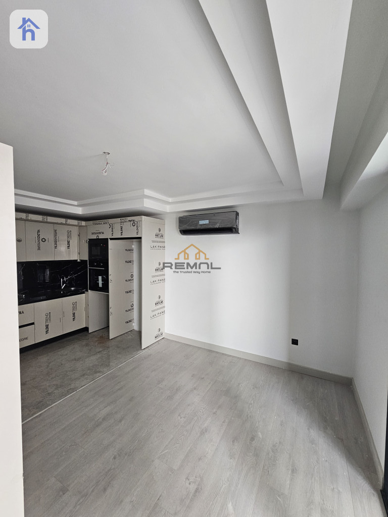 Modern Apartment in Prime Location Image 2