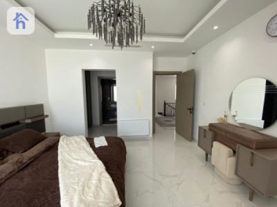 Modern Home with 4 Bedrooms image 7