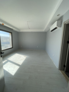 Modern One-Bedroom Apartment Image 8