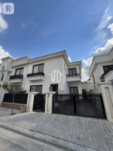 Luxury House — 1