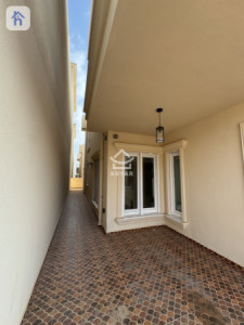 Spacious Family Home in Erbil image 3