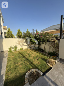 Modern House image 5