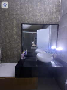 شوێنی نیشتەجێبوونی خێزانیی مۆدێرن و مۆبیلیاتدار image 25