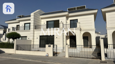 ماڵێکی خێزانی مۆدێرن بە 4 ژووری نوستن image 3
