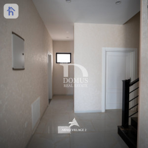 Modern House with Multiple Rooms Resim 5