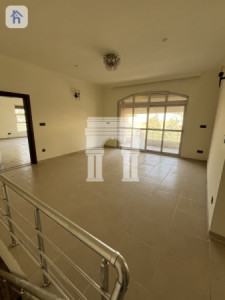 Spacious Villa with 4 Bedrooms Image 8