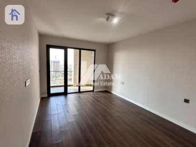 Elegant 4-Bedroom Apartment with Balcony Image 7