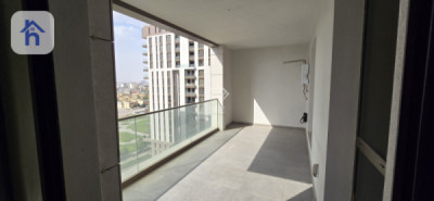 Modern 3BR apartment in prime location Image 10