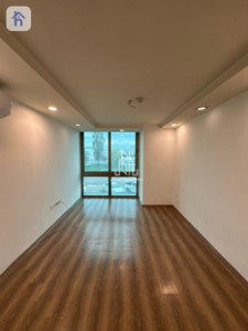 Cozy 1 Bedroom Apartment in Life Towers image 3