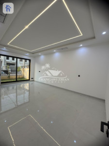 Modern House image 2