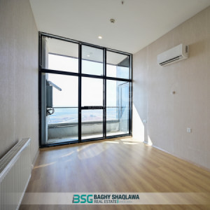 Luxurious Three Bedroom Apartment Image 9