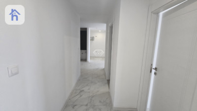 Luxurious 10th Floor Apartment Image 12