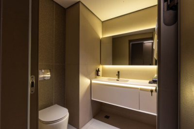 Luxurious Apartment in Cavalli Tower Image 12