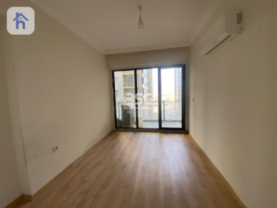 Modern Apartment with 3 Bedrooms for Rent Image 4