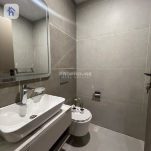 Elegant 2BR Apartment with City Views image 12