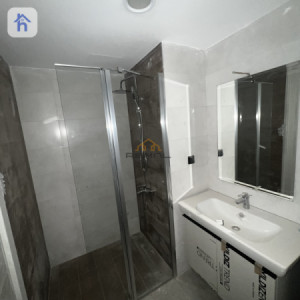 Modern One Bedroom Apartment image 8