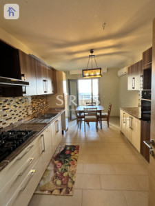 شقة حديثة بثلاث غرف نوم في مدينة جيهان للبيع صورة 5