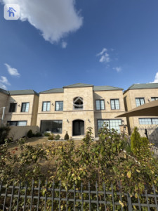 Spacious House in Spanish Village image 1