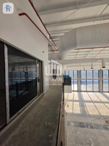 Spacious Showroom with Offices and Rooms Image 5