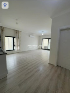 Apartment in Cash image 1