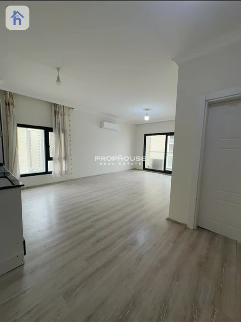 Apartment in Cash