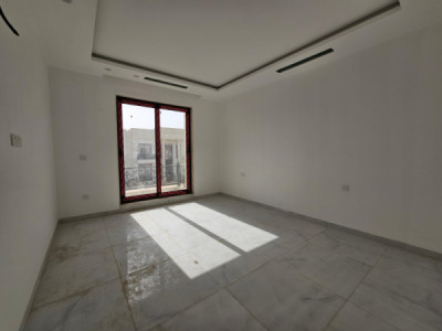 Spacious House with Modern Design Image 10