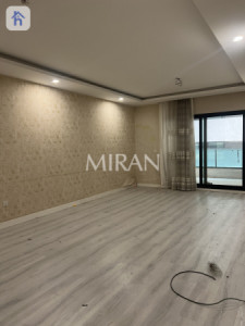 Modern 3-Bedroom Apartment in MNW Resim 4