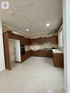 خانوویەکی فراوان بە 4 ژووری نوستن image 2