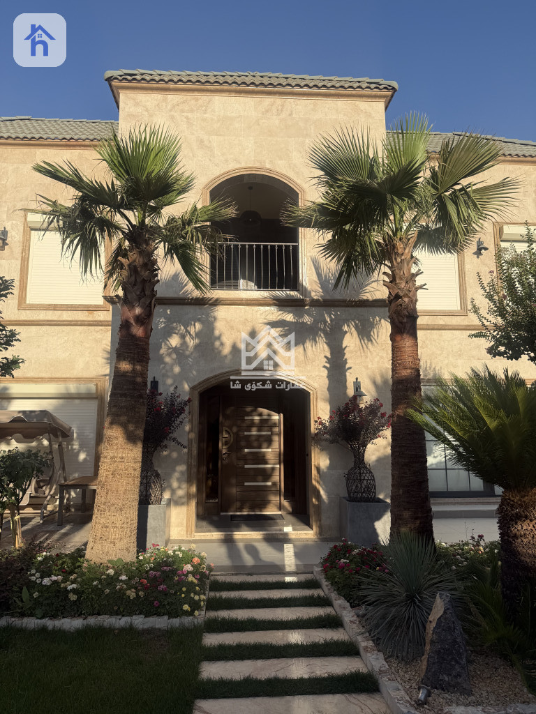Spacious 4 Bedroom House in Spanish Village