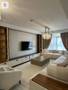 شوقەیەکی ڕاخراو لە ئیمپایەر پیرڵ تاوەرز image 2