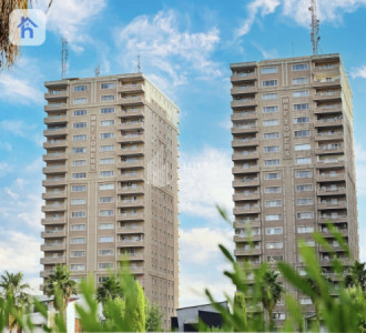 Elegant 3-Bed Apartment in Prime Location image 2