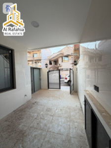 Contemporary house in sought-after area for sale image 2