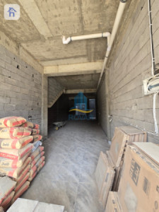 مبنى تجاري في موقع ممتاز للإيجار image 2