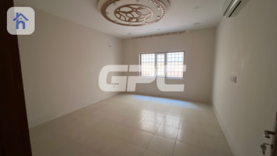 Luxurious 4-Bedroom Home for Rent image 6
