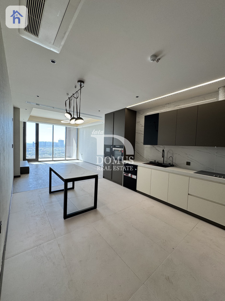 Modern and Luxurious Rental Apartment