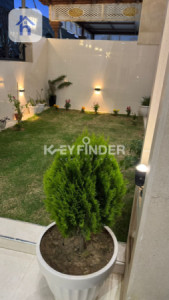 Luxury House image 8