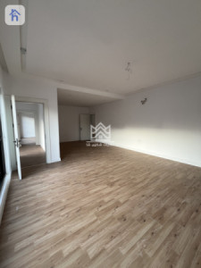 Spacious house in Spanish Village 2 image 5