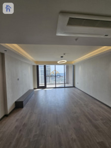 Spacious apartment with stunning views Image 5