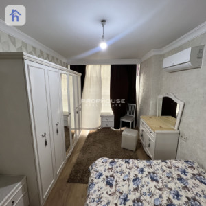شقة حديثة بغرفة نوم وإطلالات رائعة image 3