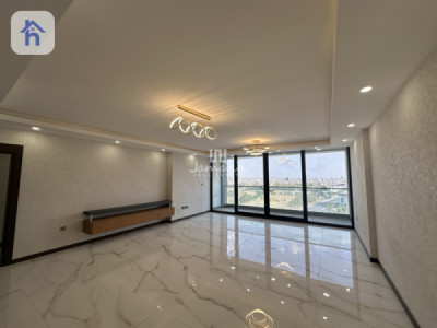 Luxurious 4-Bedroom Apartment image 2