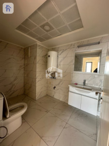 شقة مريحة في المدينة مع إطلالة image 6