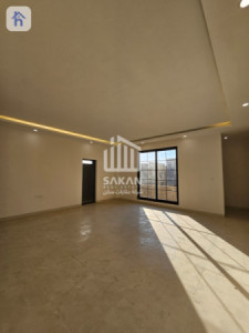 Modern house with 4 bedrooms image 10