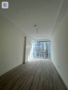 Spacious Apartment in Empire Square image 2
